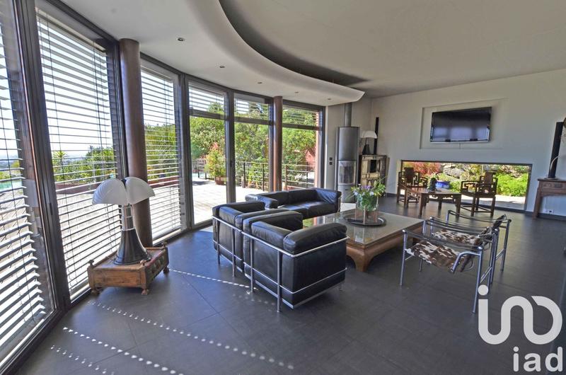 Maison de maîtres - 300 m² - 8 pièces