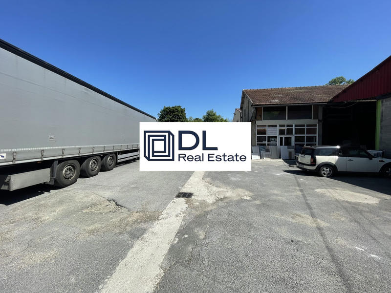 Terrain commercial - 5 400 m²