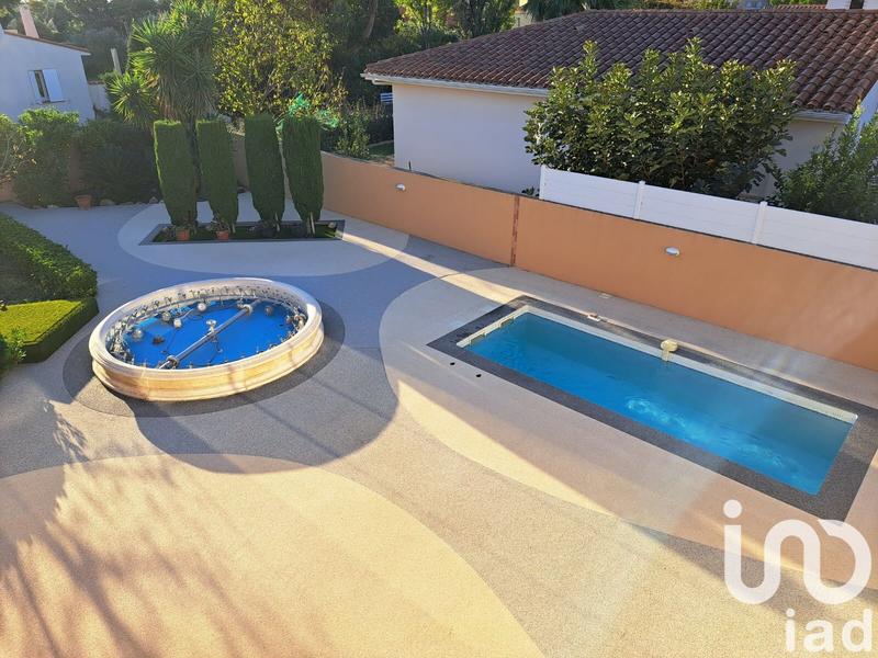 Maison - 200 m² - 9 pièces