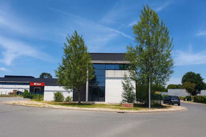 Local d'activité / Entrepôt - 294 m²