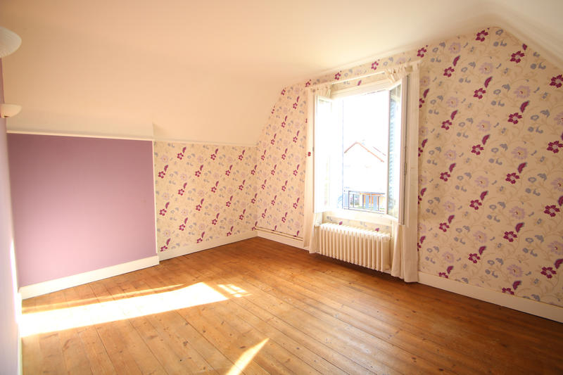 Maison - 97 m² - 5 pièces