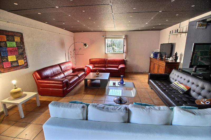 Villa - 390 m² - 5 pièces