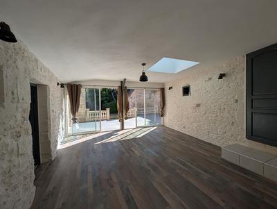 Maison - 182 m² - 7 pièces