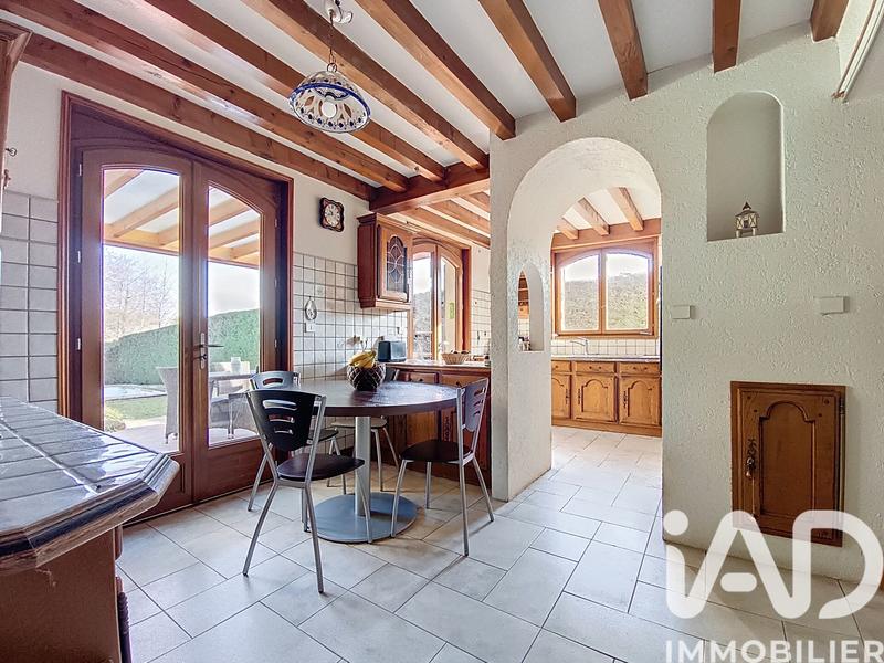 Maison - 231 m² - 7 pièces