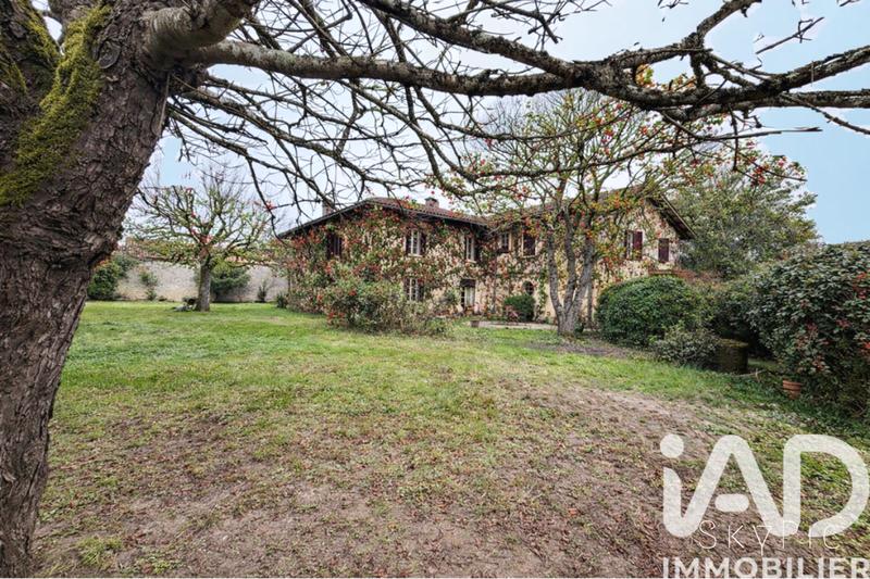 Maison - 271 m² - 6 pièces