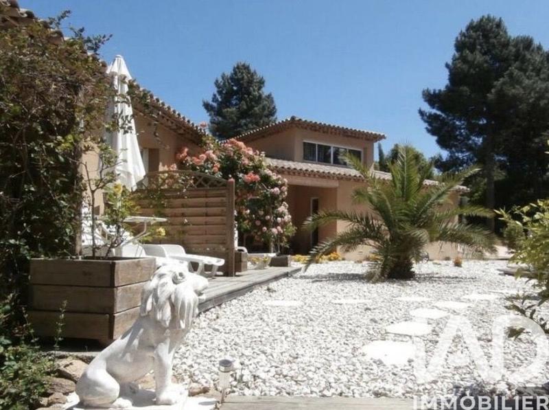 Maison - 215 m² - 5 pièces