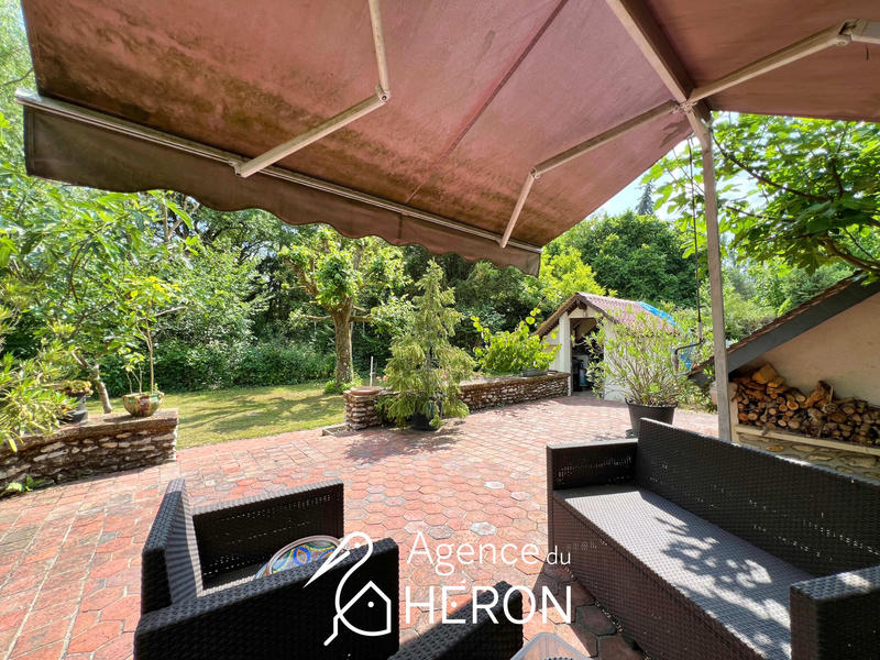 Maison - 304 m² - 10 pièces