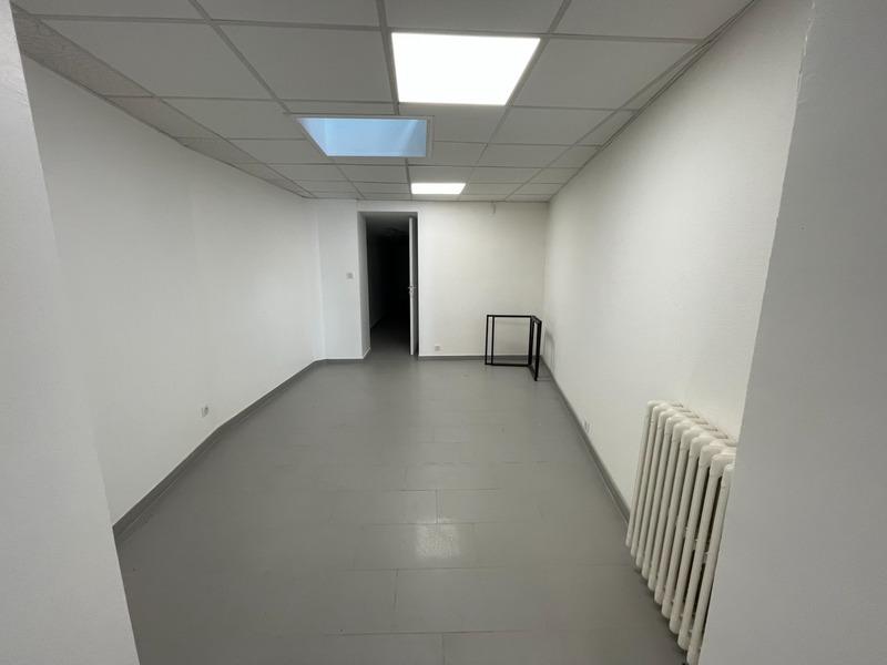 Local commercial - 200 m² - 4 pièces