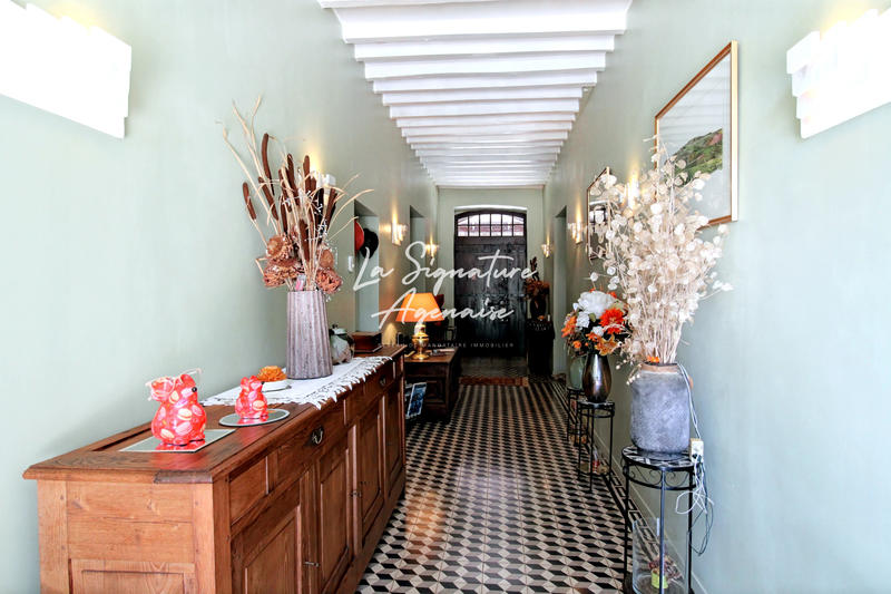 Maison - 275 m² - 8 pièces