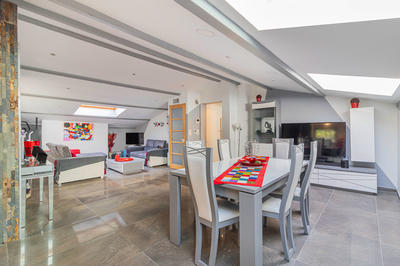 Maison - 200 m² - 4 pièces