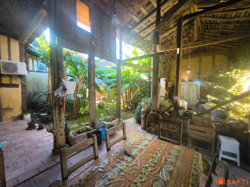 Maison - 248 m² - 9 pièces