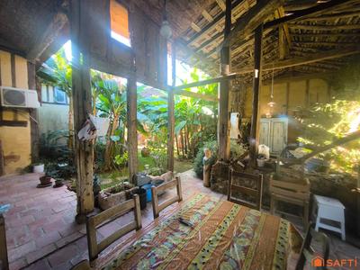 Maison - 248 m² - 9 pièces