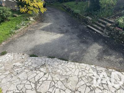 Maison - 77 m² - 9 pièces