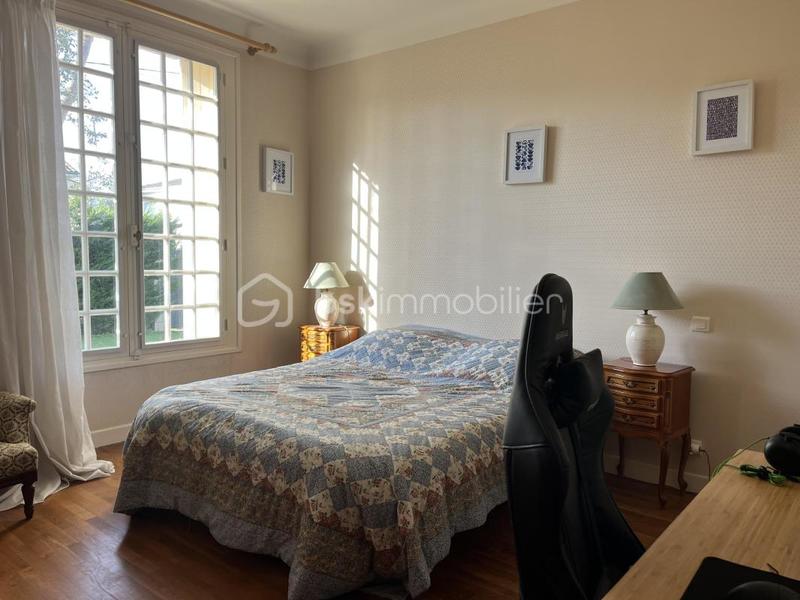 Demeure - 205 m² - 6 pièces