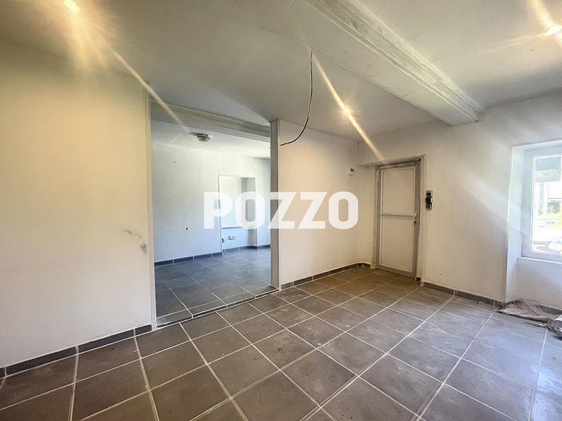 Maison - 600 m² - 6 pièces