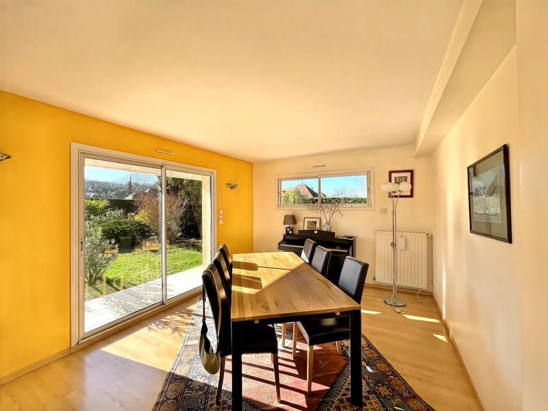 Maison - 197 m² - 8 pièces