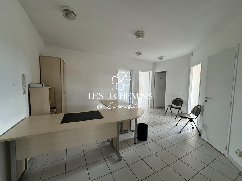 Local commercial - 77 m² - 4 pièces