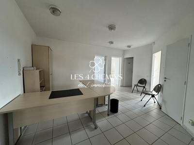 Local commercial - 77 m² - 4 pièces