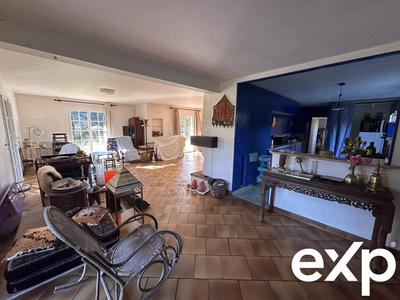 Maison - 180 m² - 8 pièces