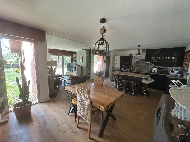 Maison - 151 m² - 6 pièces