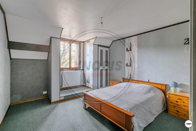 Maison - 240 m² - 9 pièces