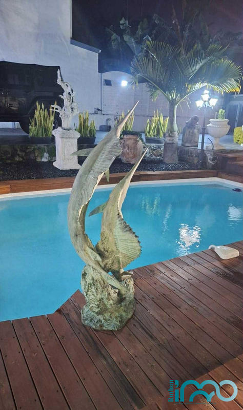 Maison traditionnelle - 320 m² - 8 pièces