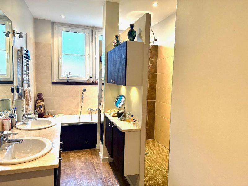 Appartement - 172 m² - 6 pièces