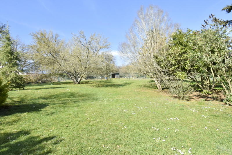 Maison - 300 m² - 11 pièces