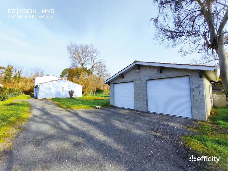 Maison - 205 m² - 7 pièces