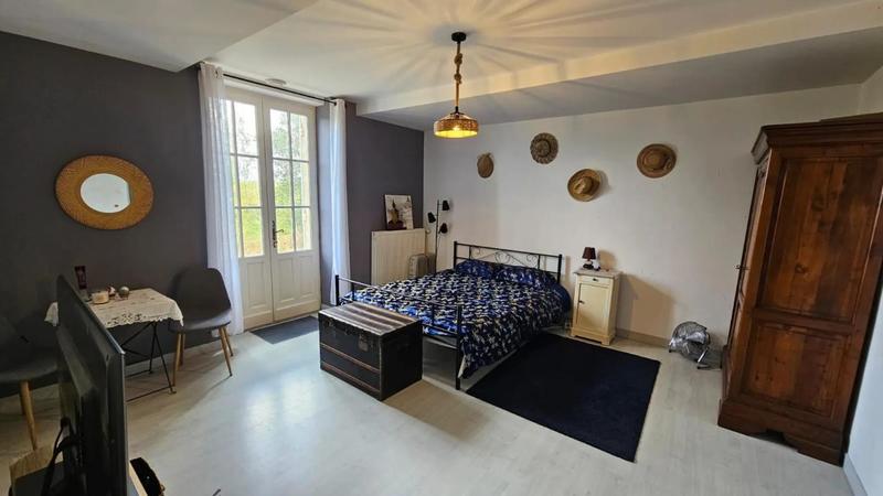 Demeure - 285 m² - 11 pièces