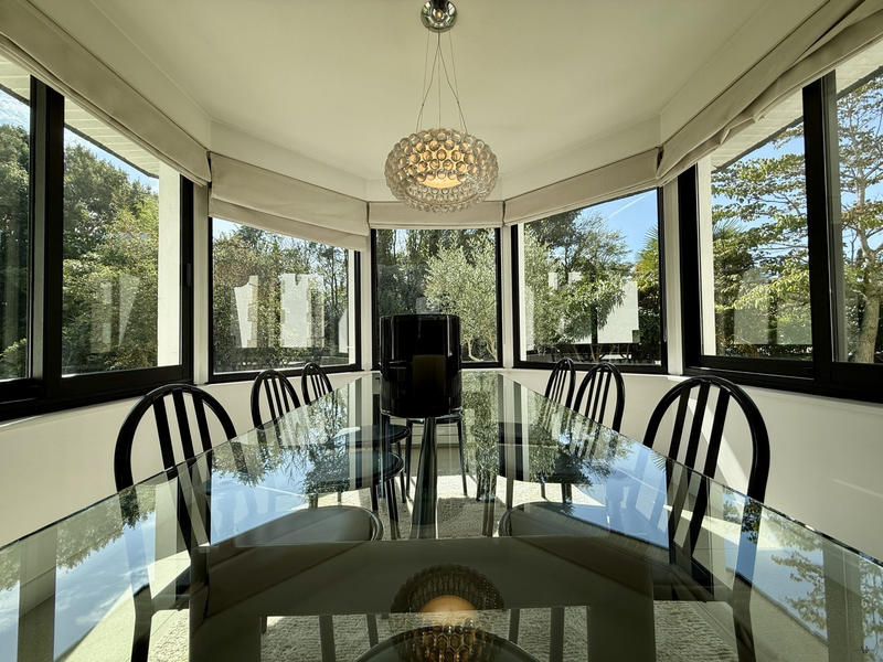 Maison - 218 m² - 7 pièces