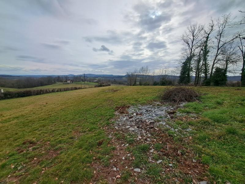 Terrain constructible - 3 280 m²