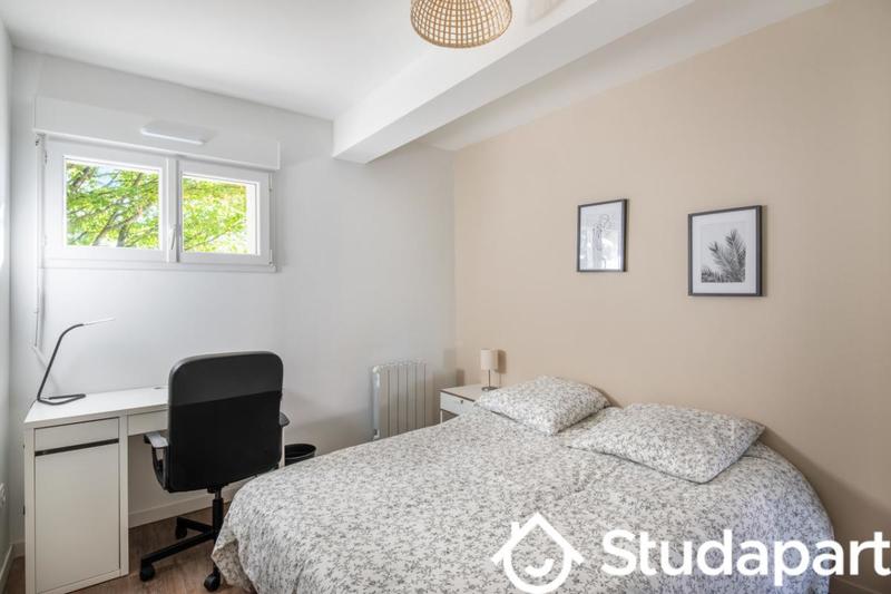 Chambre - 11 m² - 1 pièce