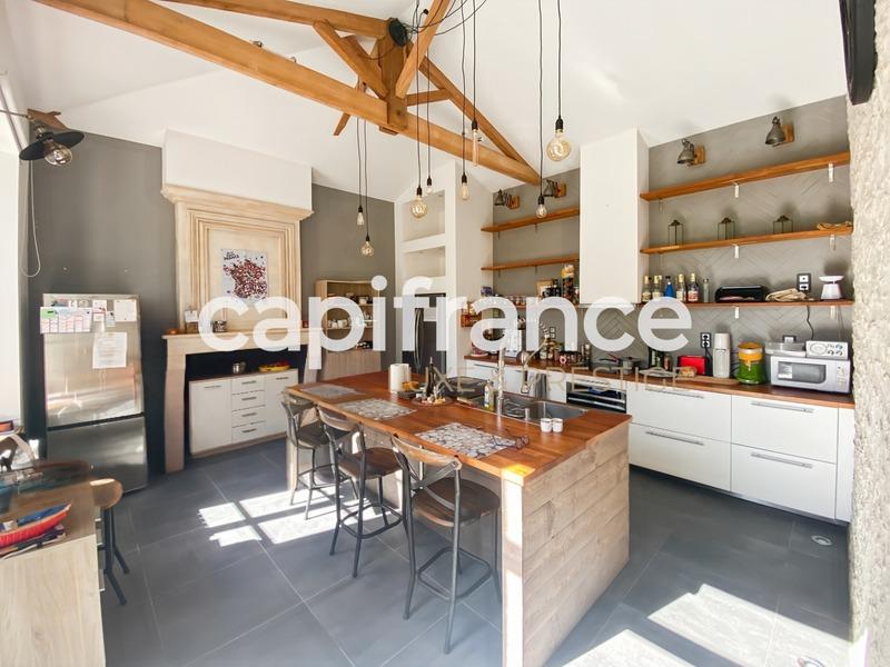 Propriété - 322 m² - 11 pièces