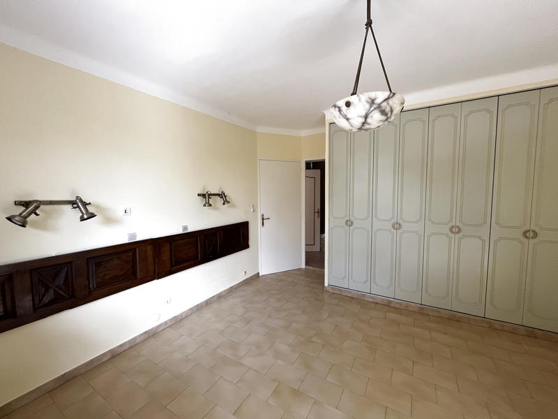 Maison - 232 m² - 8 pièces