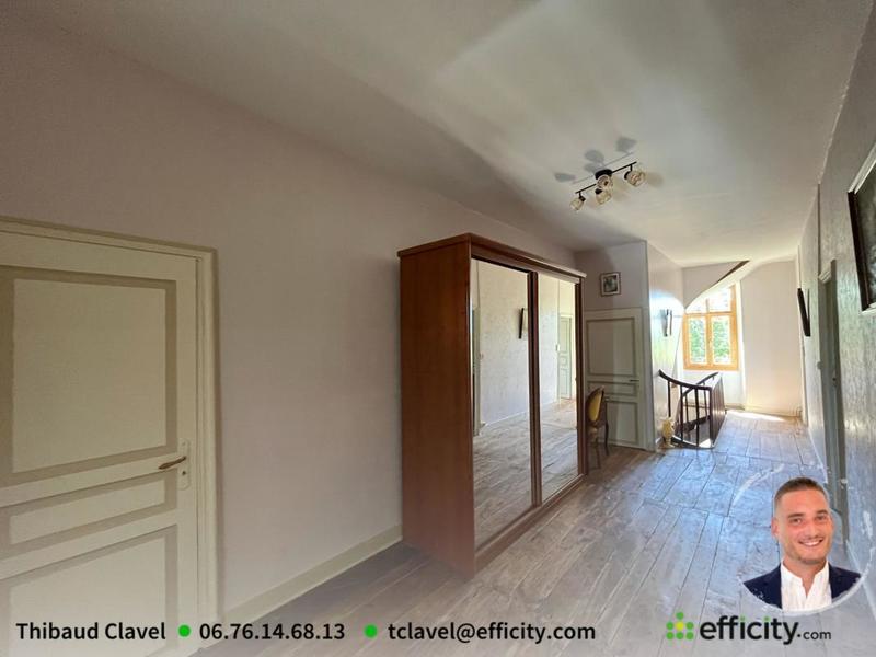 Maison - 208 m² - 6 pièces