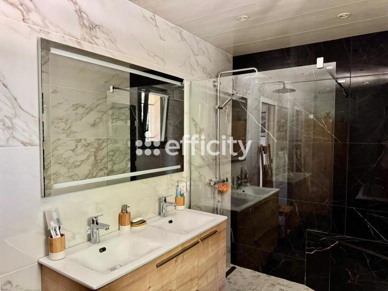 Maison - 137 m² - 4 pièces