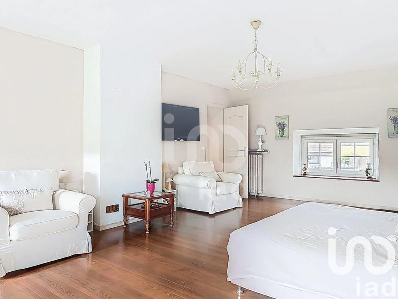 Maison - 238 m² - 6 pièces