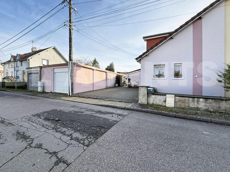 Maison - 85 m² - 5 pièces