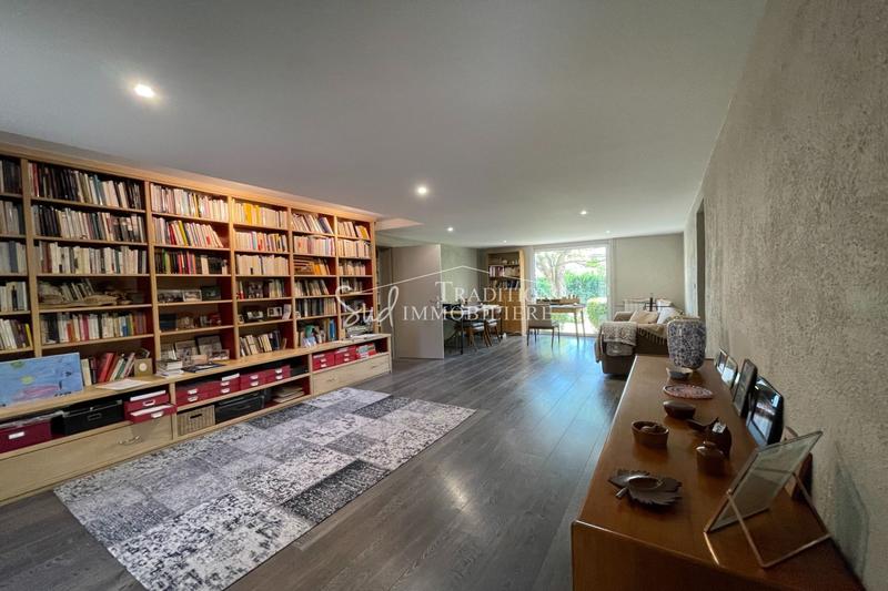 Maison - 256 m² - 8 pièces