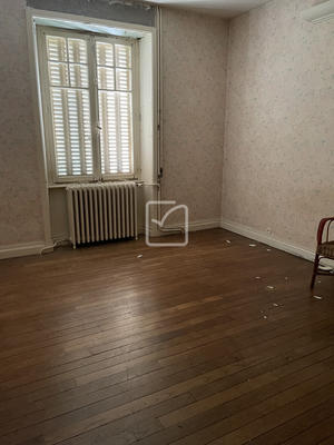 Maison - 176 m² - 8 pièces