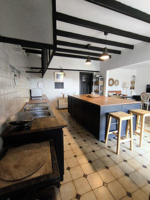 Propriété - 420 m² - 10 pièces