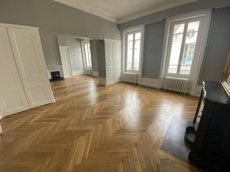 Appartement - 122 m² - 5 pièces