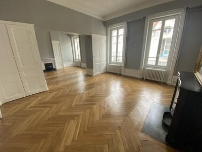 Appartement - 122 m² - 5 pièces