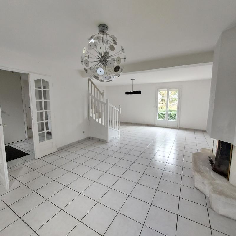 Maison - 147 m² - 6 pièces