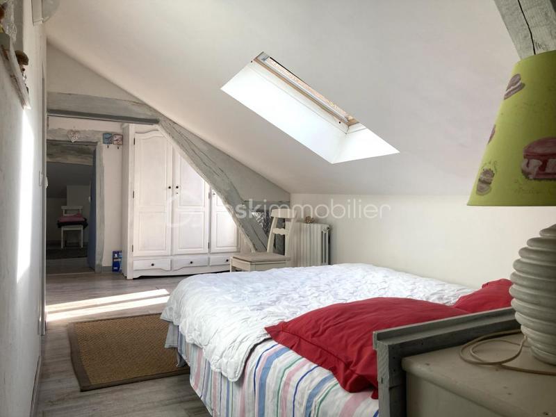 Maison traditionnelle - 104 m² - 5 pièces