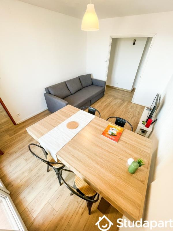 Chambre - 11 m² - 1 pièce