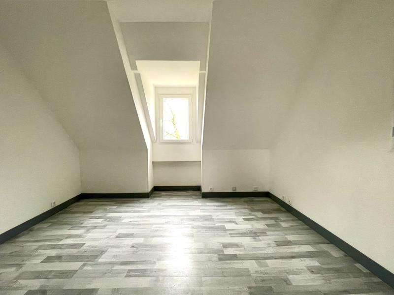 Maison traditionnelle - 165 m² - 8 pièces