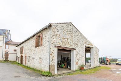 Maison - 330 m² - 9 pièces