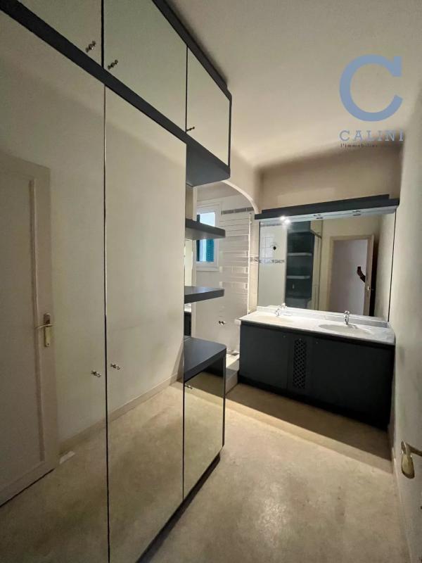 Appartement - 117 m² - 6 pièces